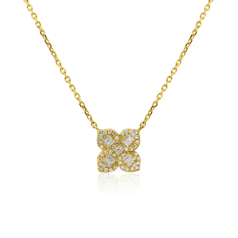 women's necklaces with pendant and chain -Yellow Gold Diamond Clover Necklace