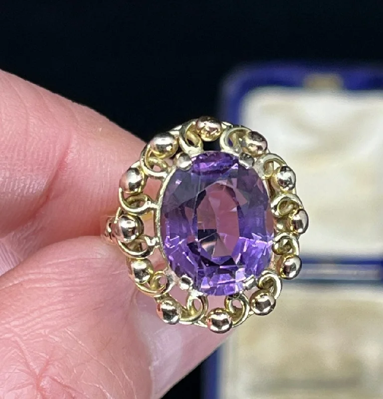 women's rings with gemstone accents -Timeless 1940s Oval Amethyst Ring