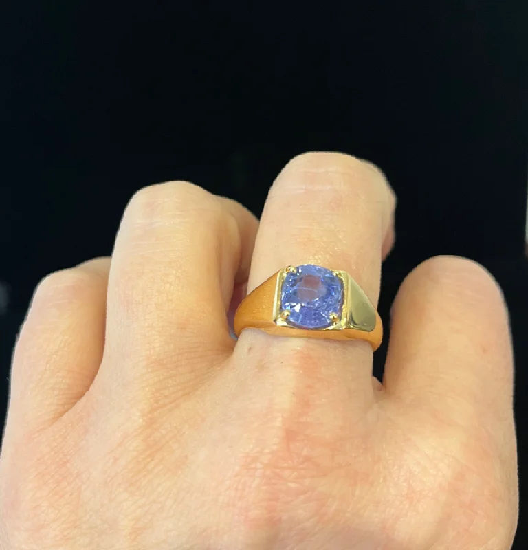 women's rings with crystal accents -Mens 4.60ct Colour Change Ceylon Sapphire Ring