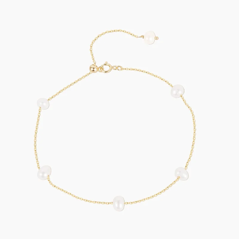 women's bracelets with simple elegance -Dainty Freshwater Pearl Bracelet