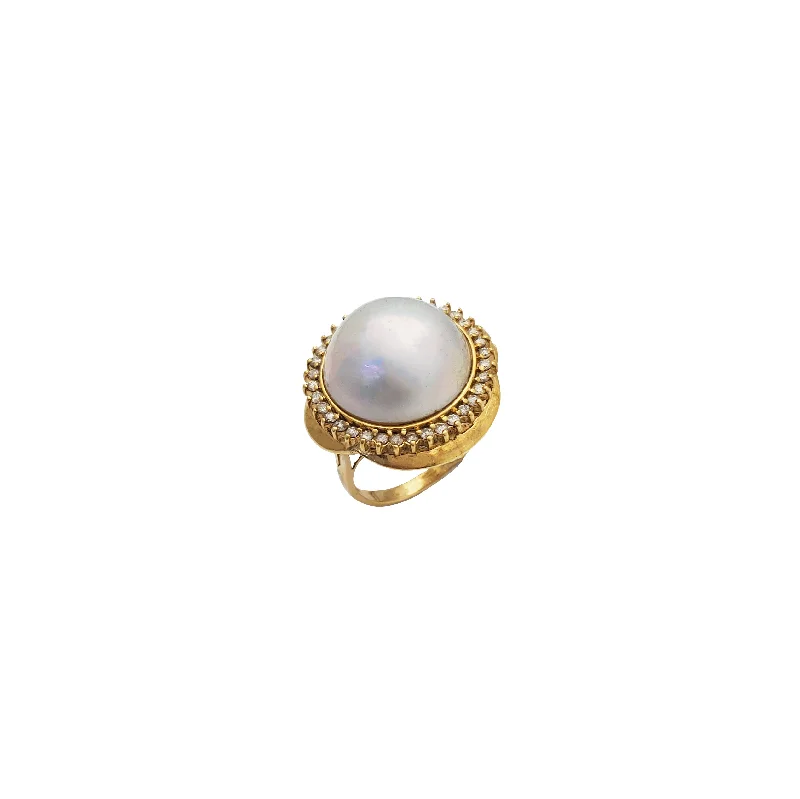 women's engagement rings with modern twist -Flower Setting Diamond Pearl Ring (14K)