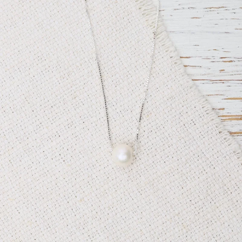 women's necklaces with classic pendant -White Pearl 18" Box Chain Necklace